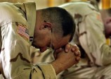 praying soldiers